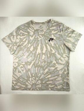 Nike Men’s Gray Camouflage Graphic Tee XL